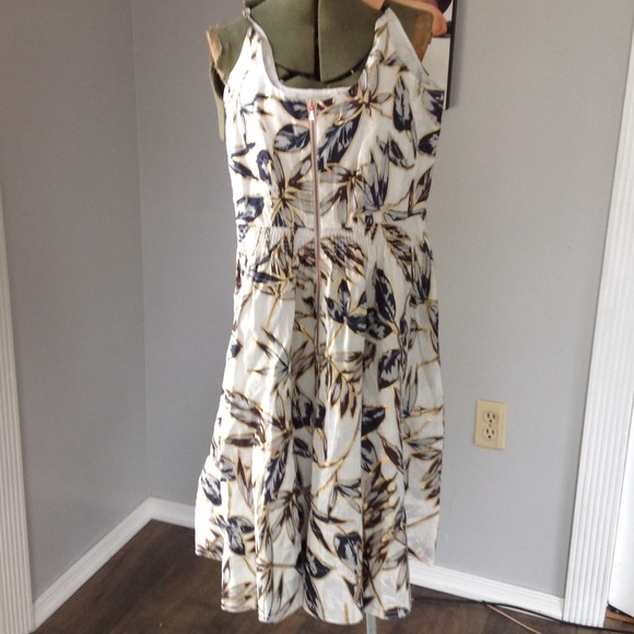 J. Crew Dresses & Skirts - J CREW FLORAL DRESS SIZE 0